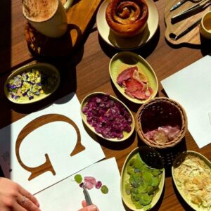 Atelier Herbier et Café gourmand - Lettre en fleurs pressées